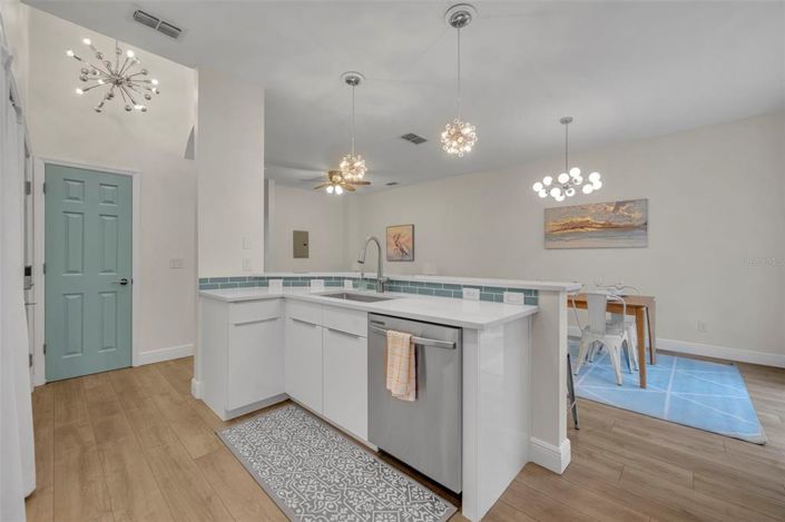 Image No.11-4 Bed Townhouse for sale