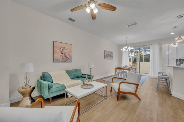 Image No.7-4 Bed Townhouse for sale