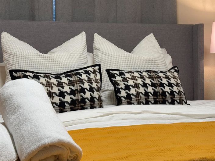 Image No.17-4 Bed Townhouse for sale