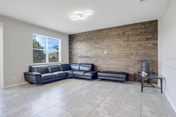 Image No.10-5 Bed Property for sale