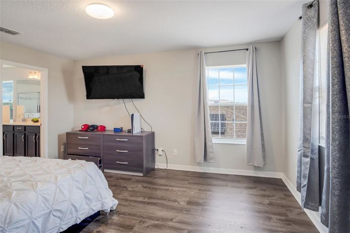 Image No.16-5 Bed Property for sale