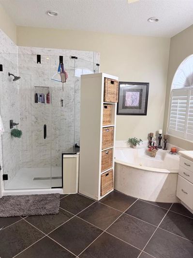 Image No.12-3 Bed Property for sale