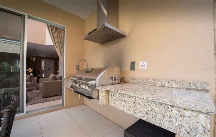 Image No.11-4 Bed Townhouse for sale