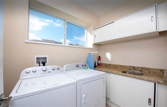 Image No.16-4 Bed Townhouse for sale