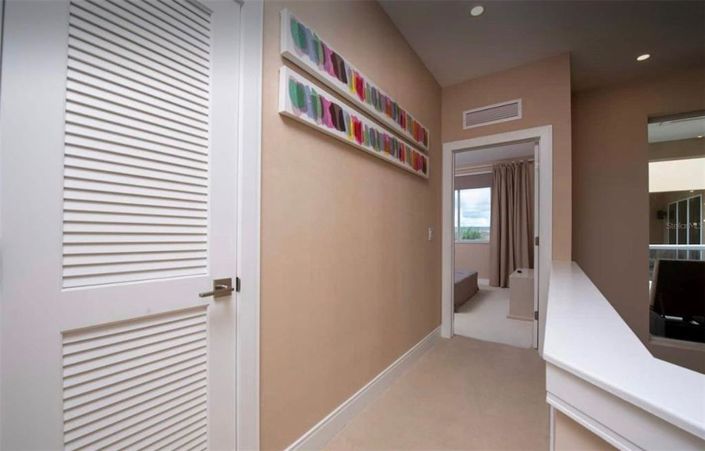 Image No.19-4 Bed Townhouse for sale