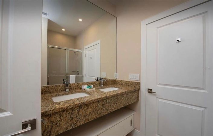 Image No.23-4 Bed Townhouse for sale