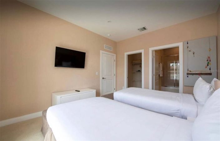 Image No.29-4 Bed Townhouse for sale