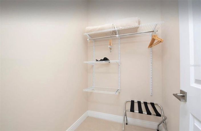 Image No.32-4 Bed Townhouse for sale