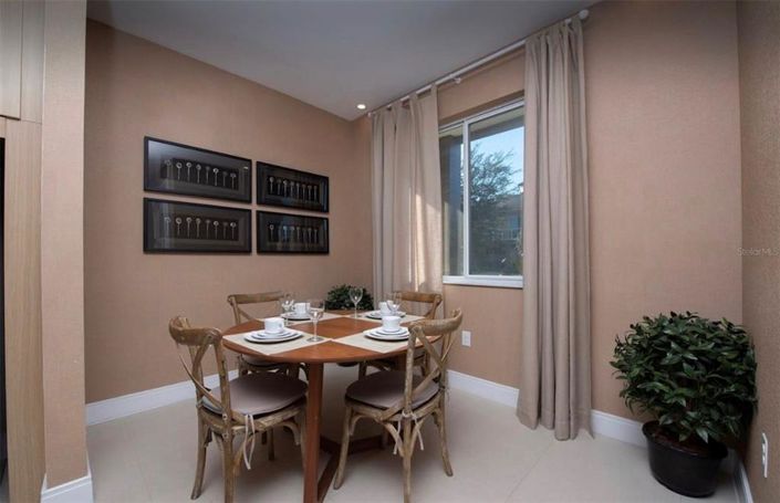 Image No.4-4 Bed Townhouse for sale