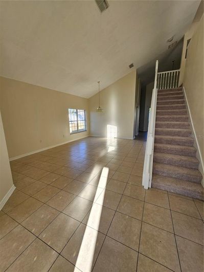 Image No.10-6 Bed Property for sale