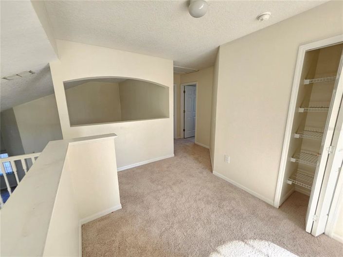 Image No.17-6 Bed Property for sale