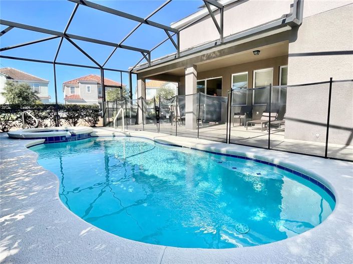 Image No.25-7 Bed Property for sale