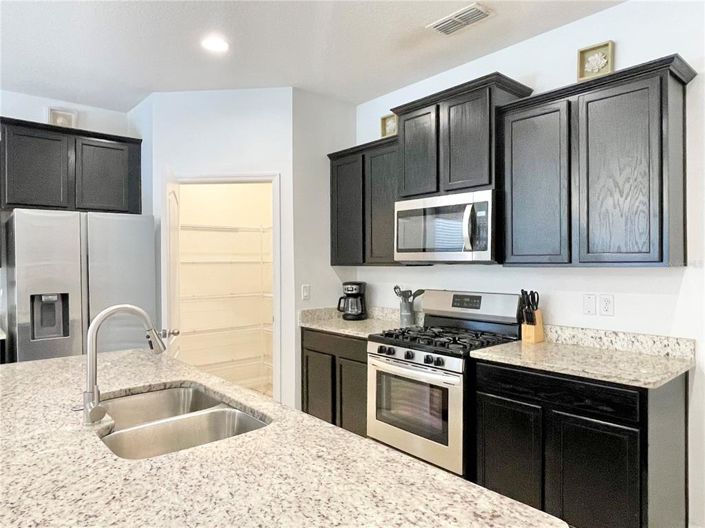 Image No.6-7 Bed Property for sale