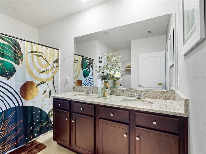 Image No.14-4 Bed Property for sale