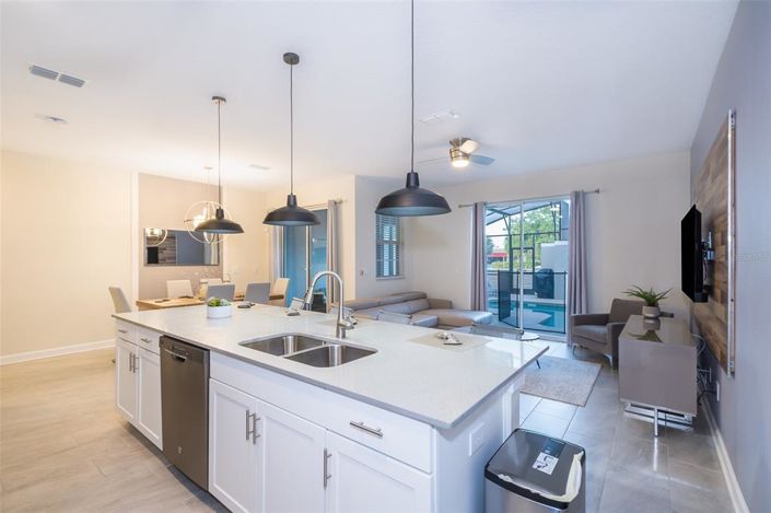 Image No.10-4 Bed Townhouse for sale