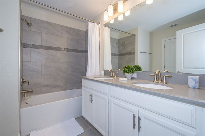 Image No.15-4 Bed Townhouse for sale