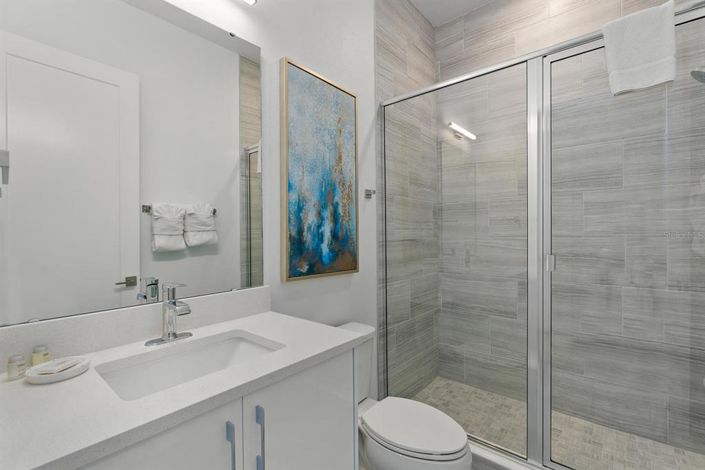 Image No.20-6 Bed Property for sale