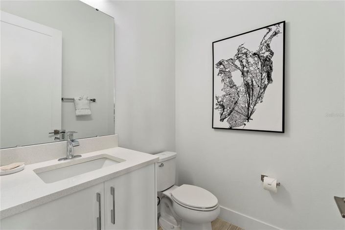 Image No.24-6 Bed Property for sale