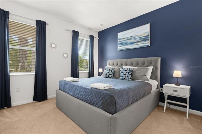 Image No.11-8 Bed Property for sale