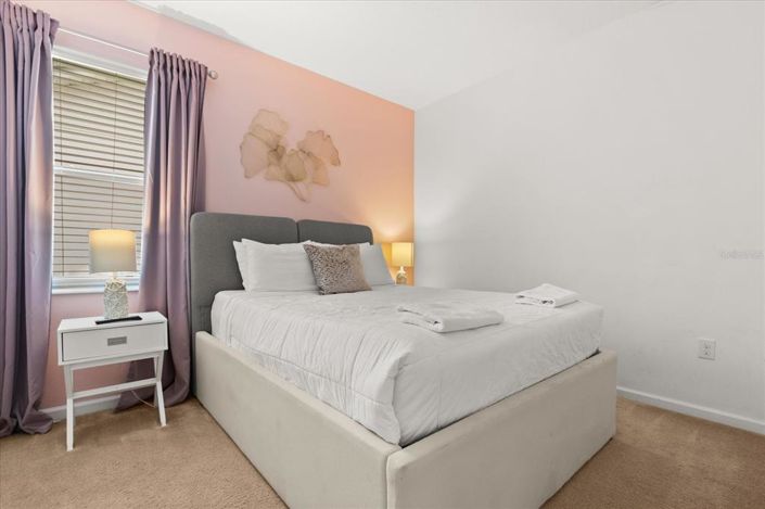 Image No.21-8 Bed Property for sale