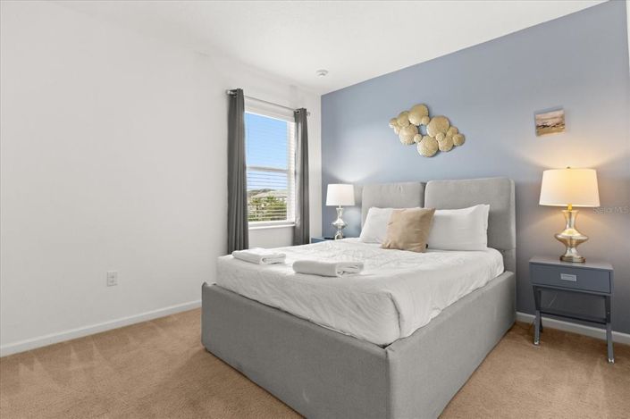 Image No.22-8 Bed Property for sale