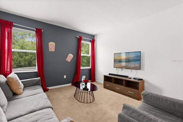 Image No.25-8 Bed Property for sale