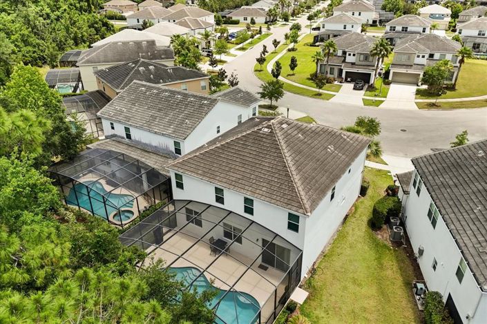 Image No.32-8 Bed Property for sale