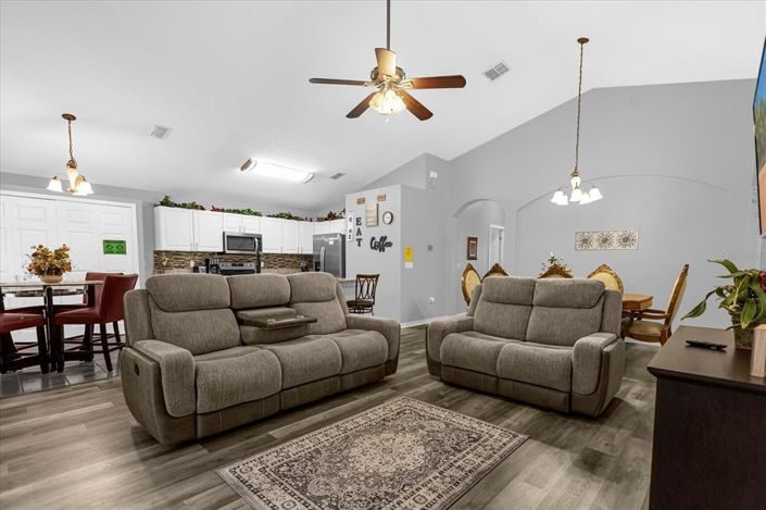 Image No.13-4 Bed Property for sale