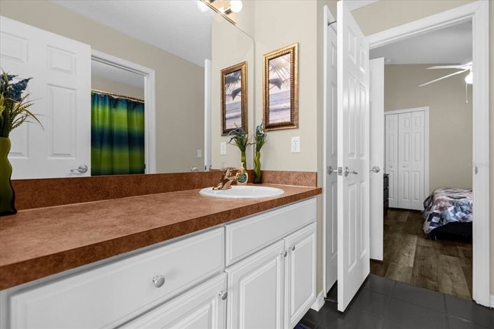 Image No.19-4 Bed Property for sale