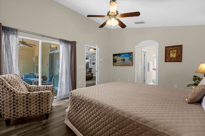 Image No.23-4 Bed Property for sale