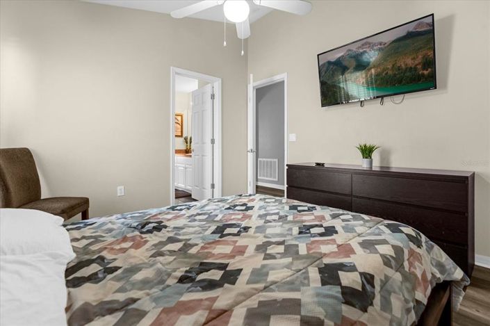 Image No.28-4 Bed Property for sale