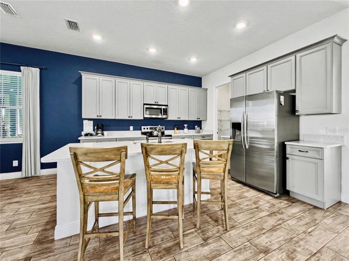 Image No.11-8 Bed Property for sale