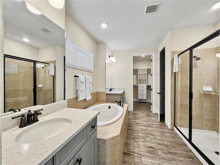 Image No.27-8 Bed Property for sale