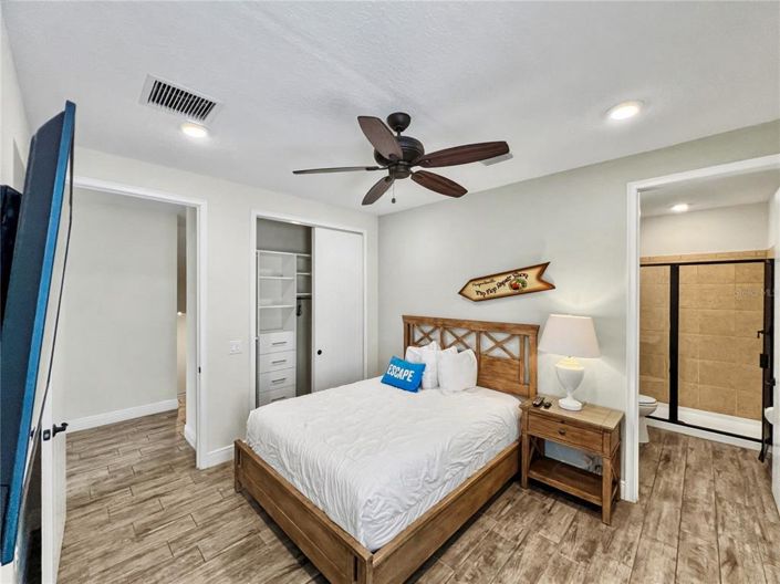 Image No.28-8 Bed Property for sale