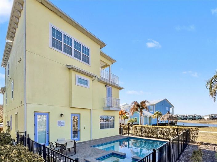 Image No.3-8 Bed Property for sale