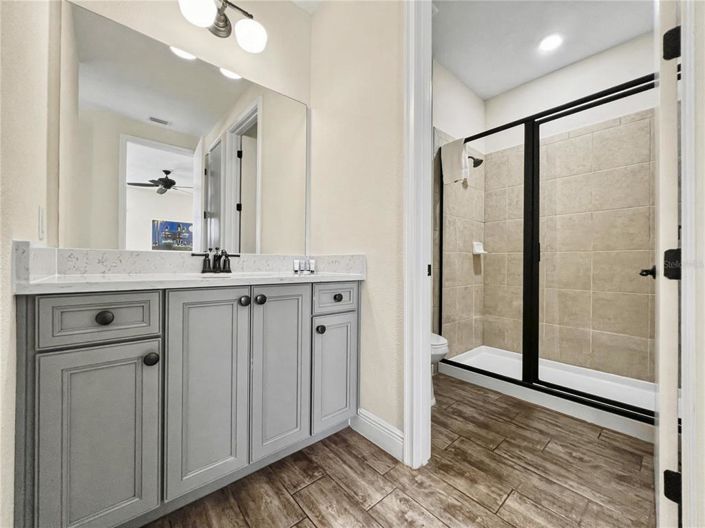 Image No.32-8 Bed Property for sale