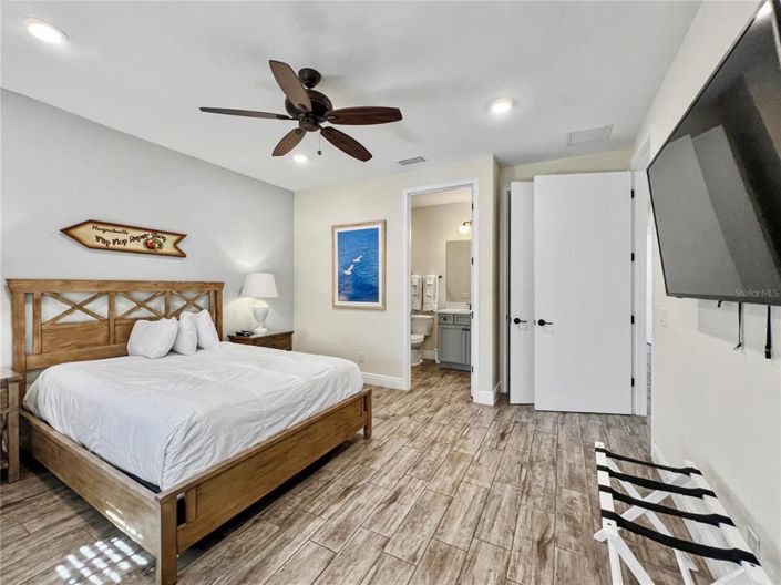 Image No.45-8 Bed Property for sale