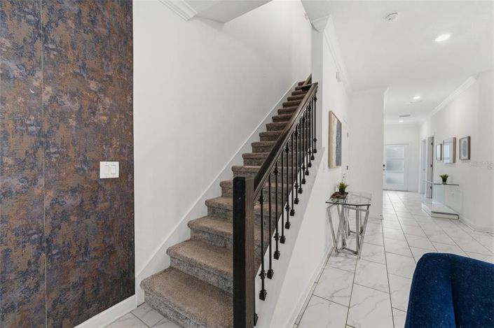 Image No.12-5 Bed Townhouse for sale