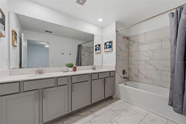 Image No.15-5 Bed Townhouse for sale