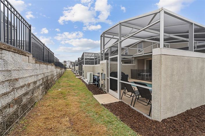 Image No.39-5 Bed Townhouse for sale