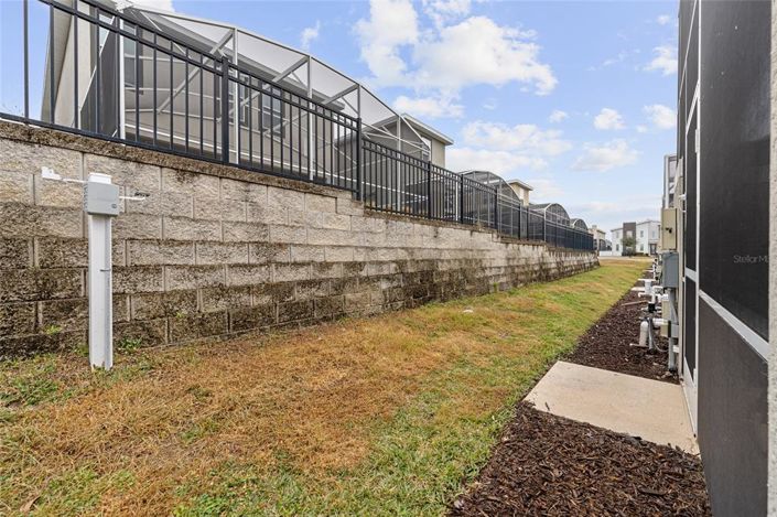 Image No.40-5 Bed Townhouse for sale