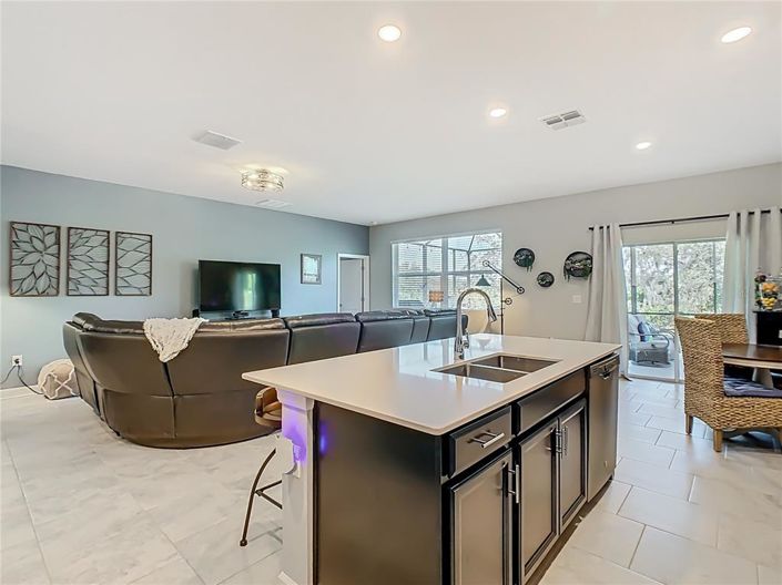 Image No.12-4 Bed Property for sale