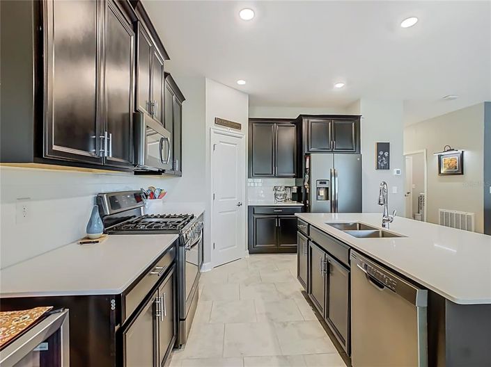 Image No.15-4 Bed Property for sale