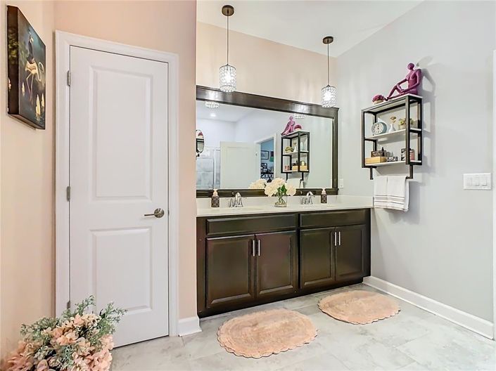 Image No.22-4 Bed Property for sale