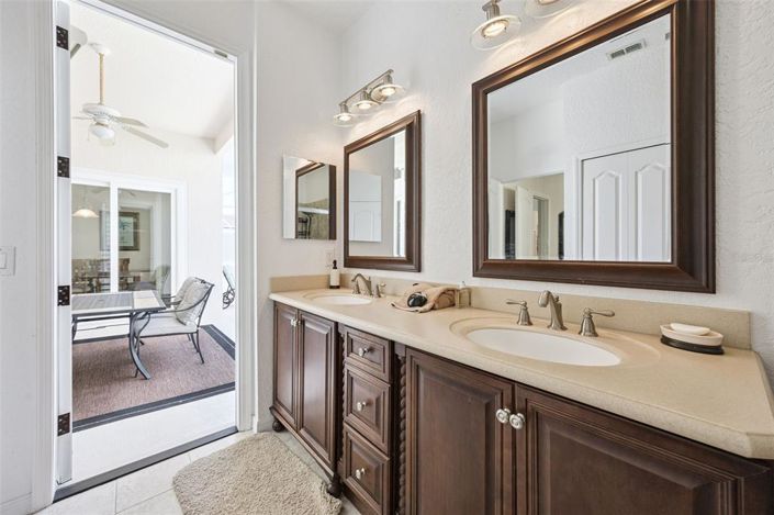 Image No.25-4 Bed Property for sale