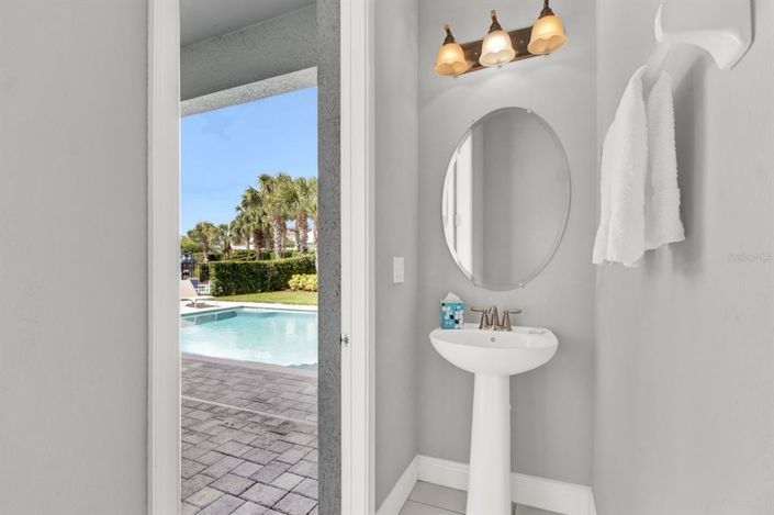 Image No.35-5 Bed Property for sale