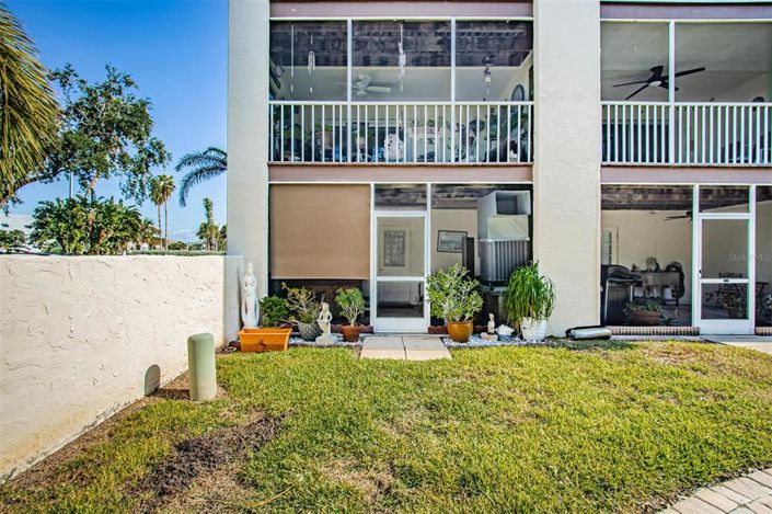 Image No.12-2 Bed Townhouse for sale