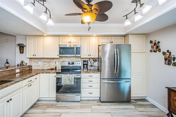 Image No.23-2 Bed Townhouse for sale