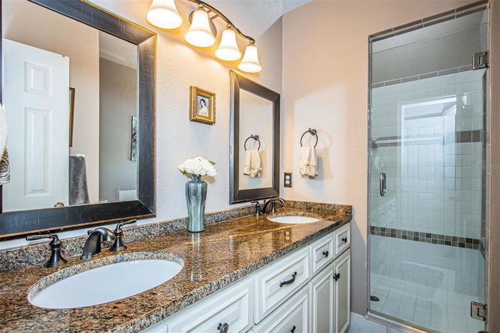 Image No.37-2 Bed Townhouse for sale