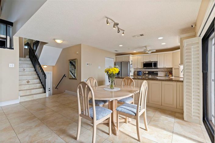 Image No.10-3 Bed Townhouse for sale